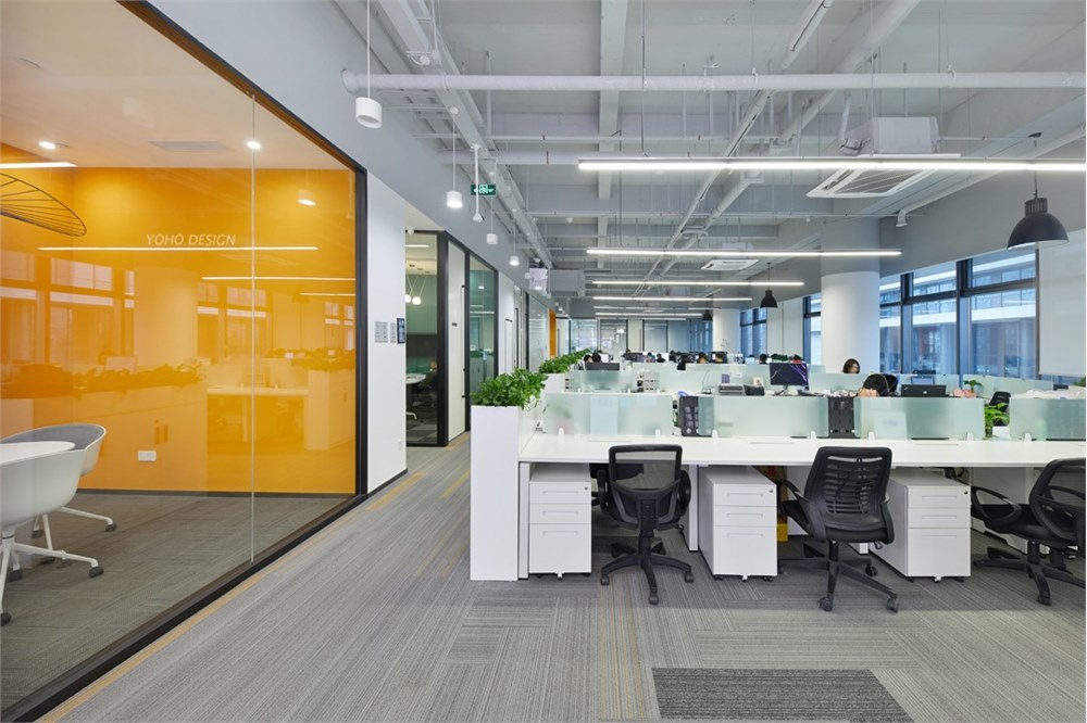 塑造出一个现代简洁、科技迸发的办公环境